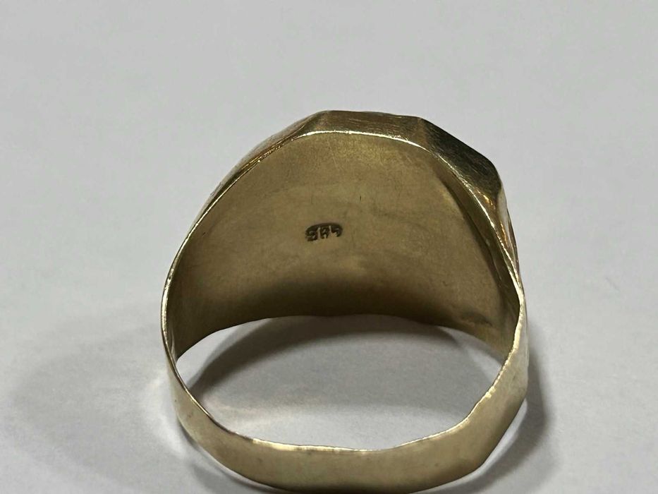 Златен пръстен 14 К 585/ 6.23 гр.