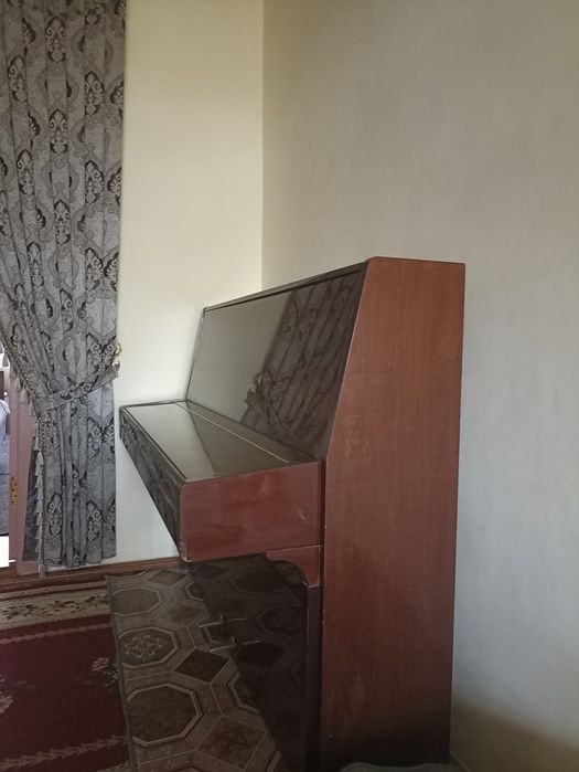 Продам пианино "RIGA" (б/у) – отличное состояние!