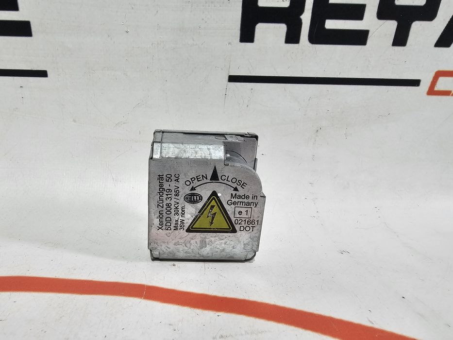 Igniter soclu bec xenon D2S cod 5DD008319