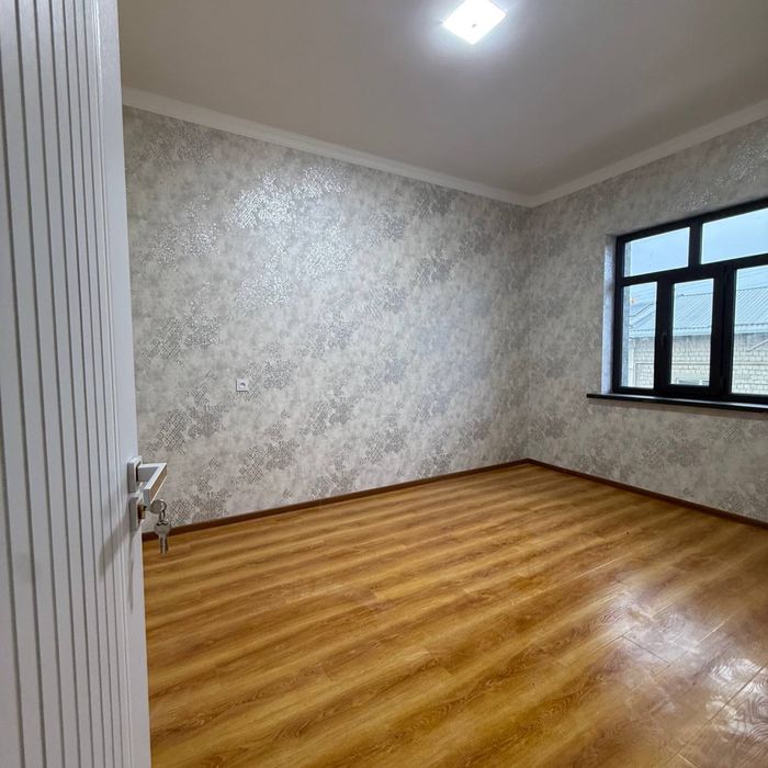 Keles ko’k-tere aftadro’m ko’chada 1’2-so’tix 4-xona uy sotiladi