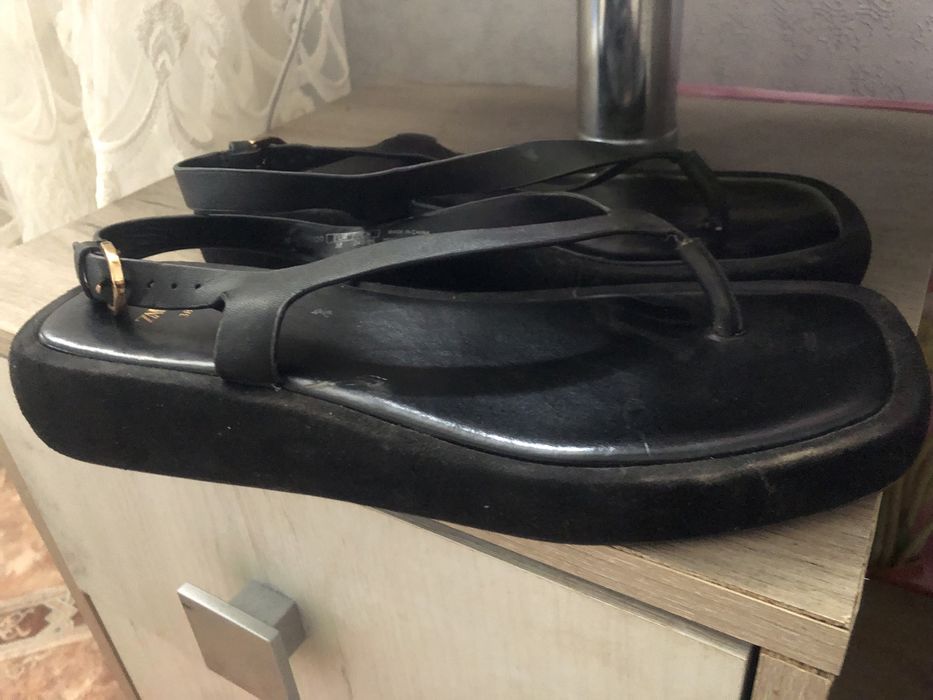 Продам женскую обувь