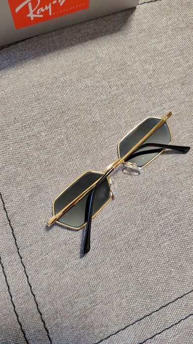 Ochelari de soare unisex Ray-Ban Yevi RB3728