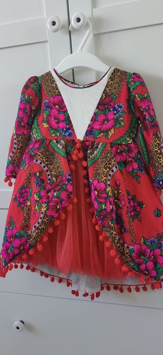 Rochiță / Rochie 1 an cu trena și motive traditionale