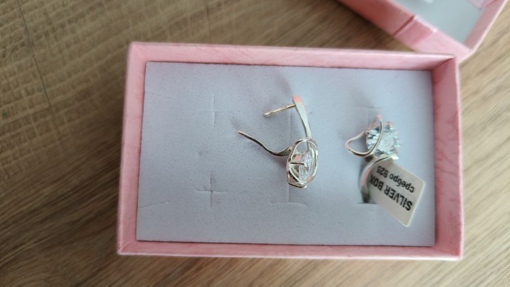 Сребърни обеци с кристали