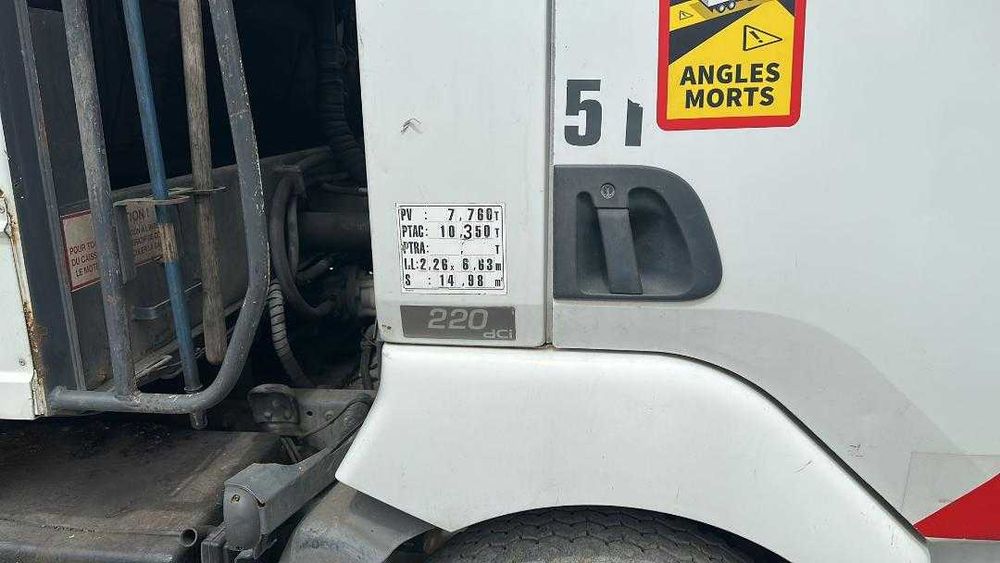 Autogunoiera Renault