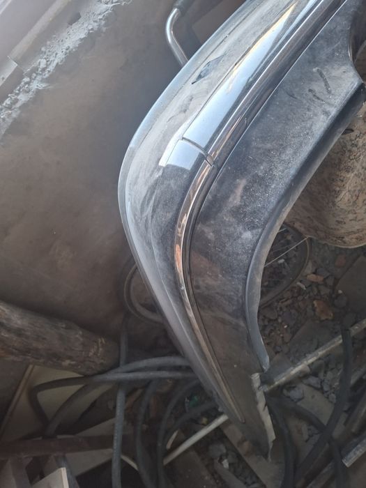 Продам бампер мерс 211