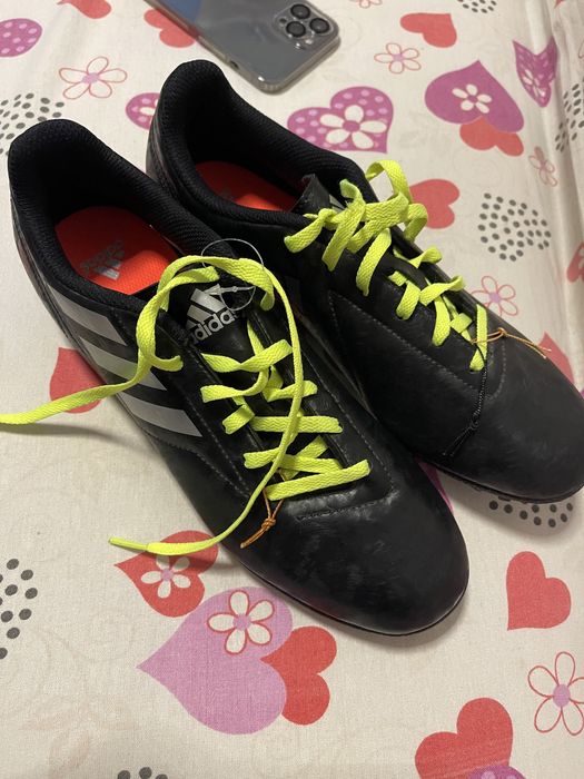 Мужские кроссовки футбольные