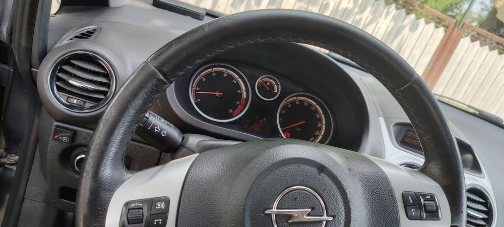 Opel CORSA +gpl 1.2 benzina