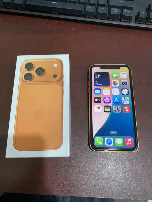 iPhone XR в 17 про корпусе