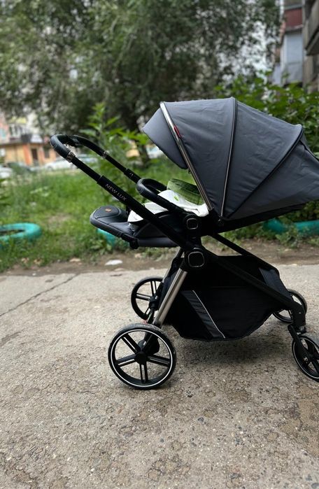 Продам Коляску десткую 35000