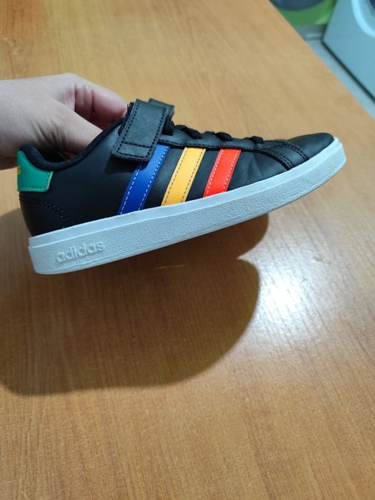 Оригинални маратонки на ADIDAS