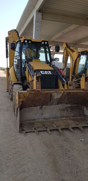 Inchiriez buldoexcavator Caterpillar 428f