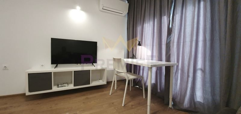 Дава се под наем Тристаен апартамент в Варна, ВИНС - 80 кв.м за 816 € - Снимка #3