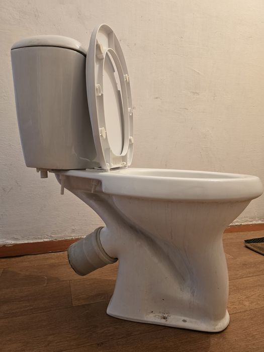 Продам унитаз в отлич.состояний