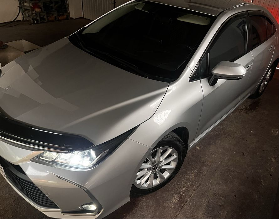 Tayota Corolla E210