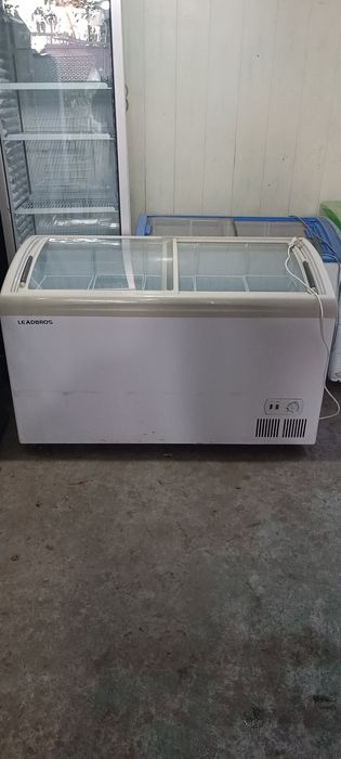 Продам морозильник