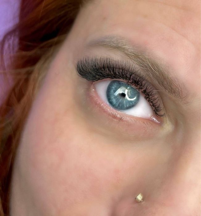 Наращивание ресниц любой объём 9000