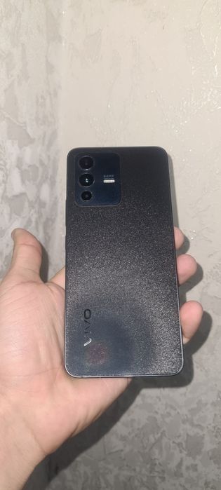 Vivo V23 5G telefoni