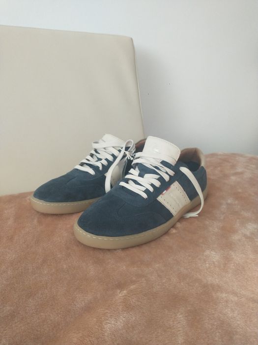 Adidași, piele  43