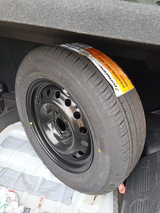 Продавам чисто нова гума с чисто нова джанта