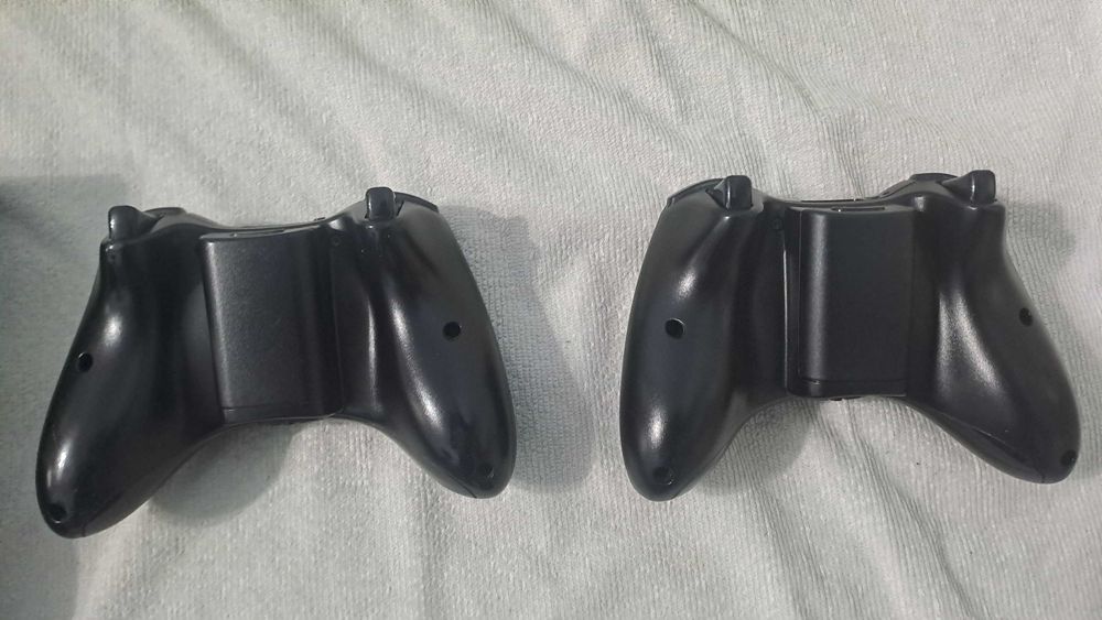 Xbox 360 + 2 безжични контролера + 6 игри