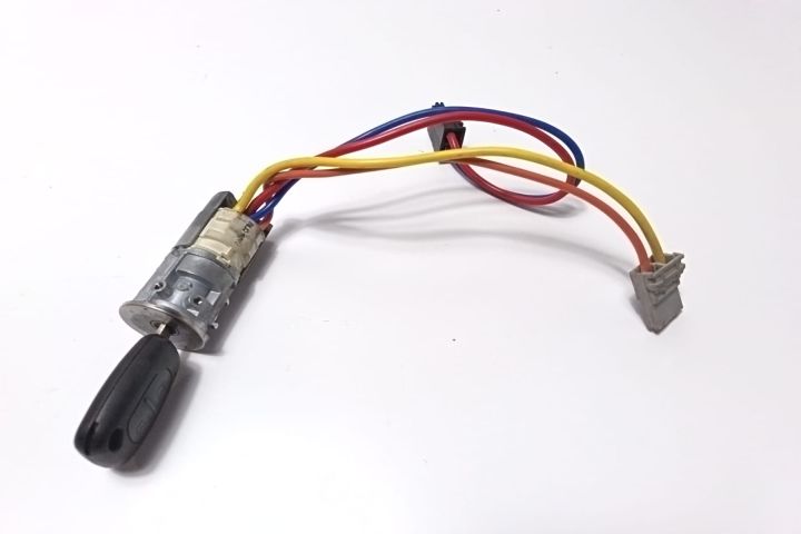 Contact cu cheie Opel Vivaro  seria