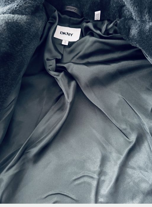 Dkny палто размер Л