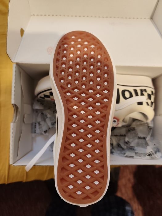 Нови оригинални кецове Vans