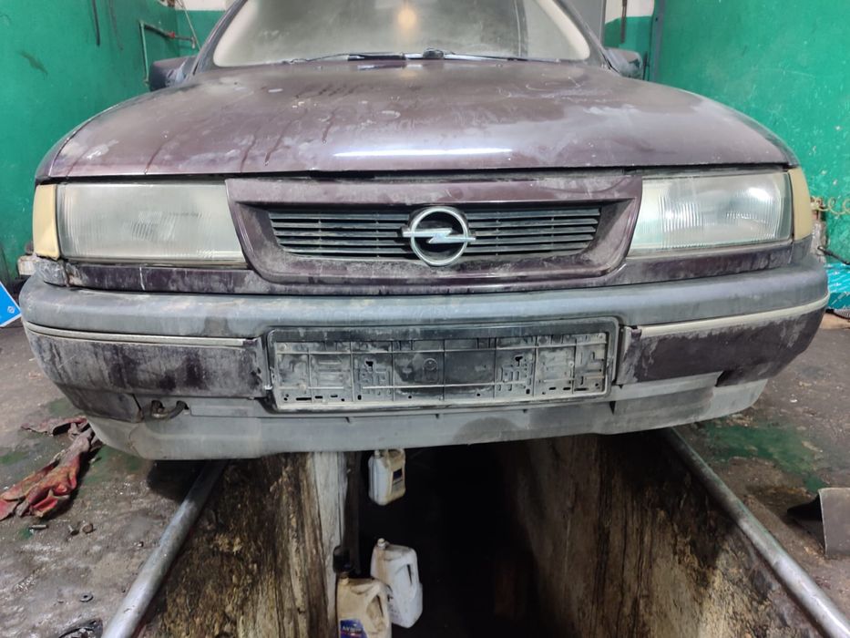 Машина опель срочно продам