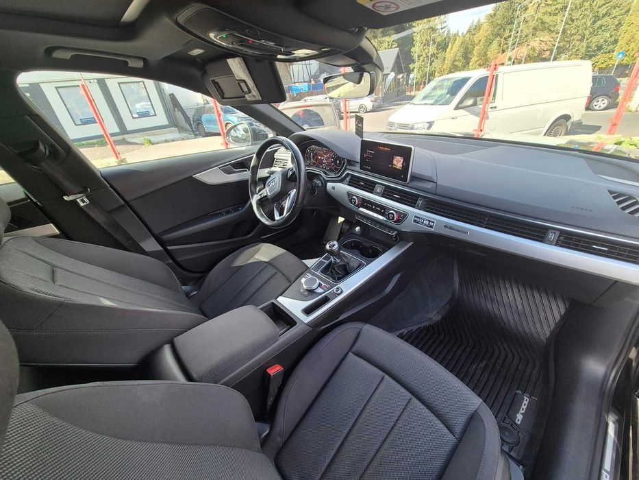 Audi A4 Allroad quattro 2018 | 2.0 TDI 190 CP | Business Class | Trapă | Navigație