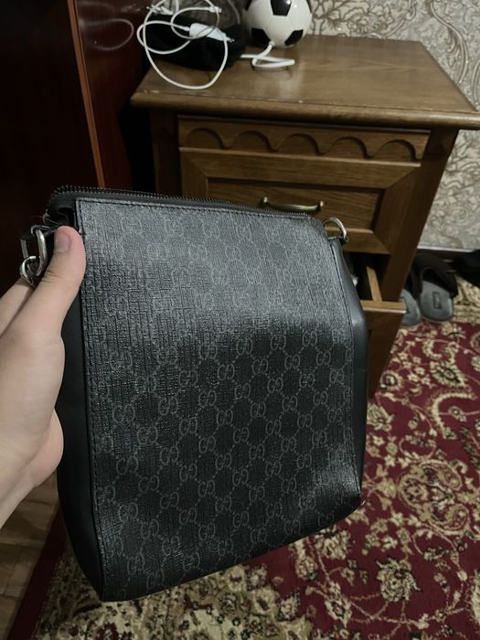 Продам Гучи барсетку