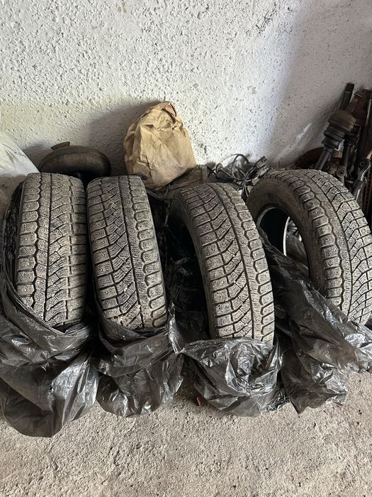 Автошины 185/65R15 зима шипованные б/у