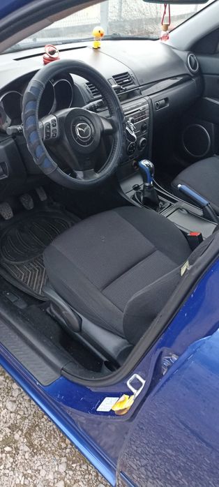 Продавам автомобил Мазда 3 1.4