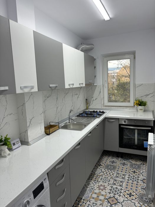 Apartament cu 3 camere de inchiriat