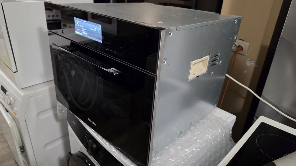 Фурна с пара Miele DGC6800