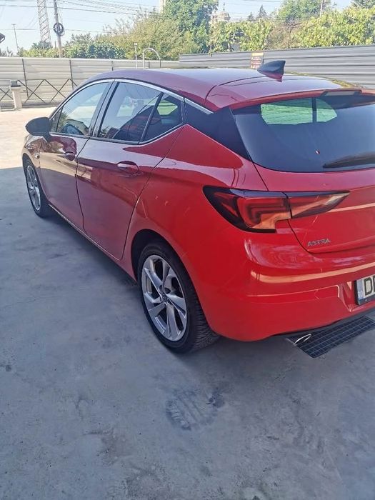 Vând Opel Astra K