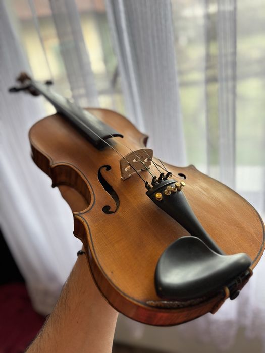 Vând vioară an 1645