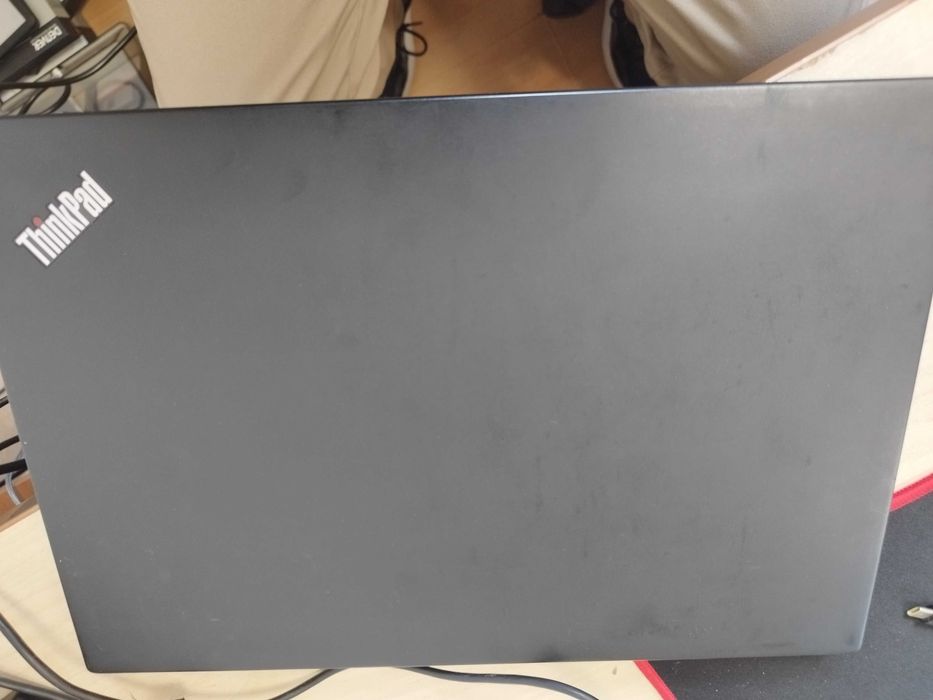 Lenovo T490s Лаптоп