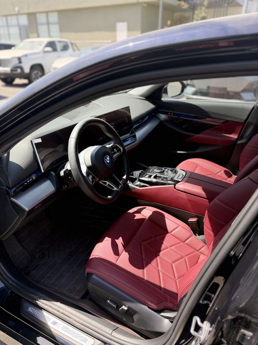 BMW i5 35L toza moshina