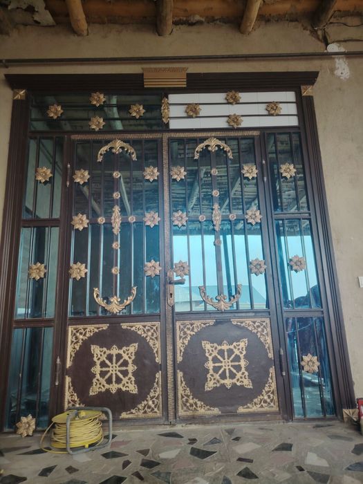 Бу дверь железной