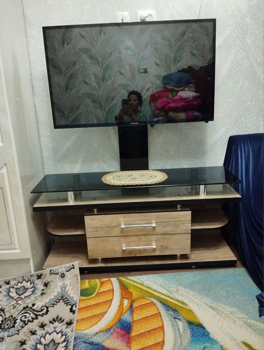 Продам телевизор {Samsung 2023 HG }с приставкой