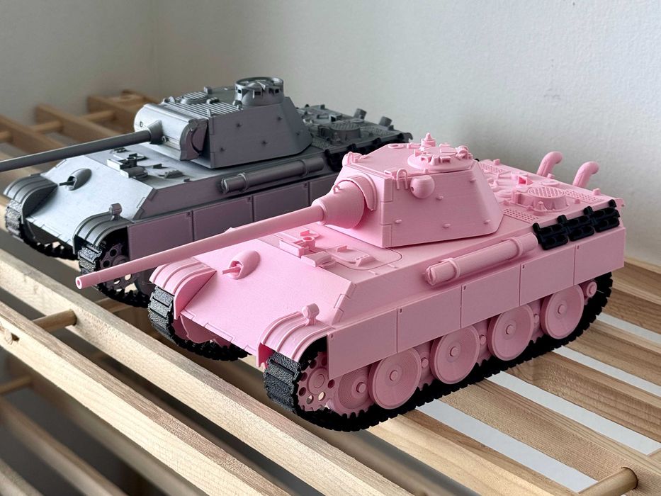 Розовая пантера: Panther F Medium Tank Pz Kpfw V Ausf.F Масштаб 1:35