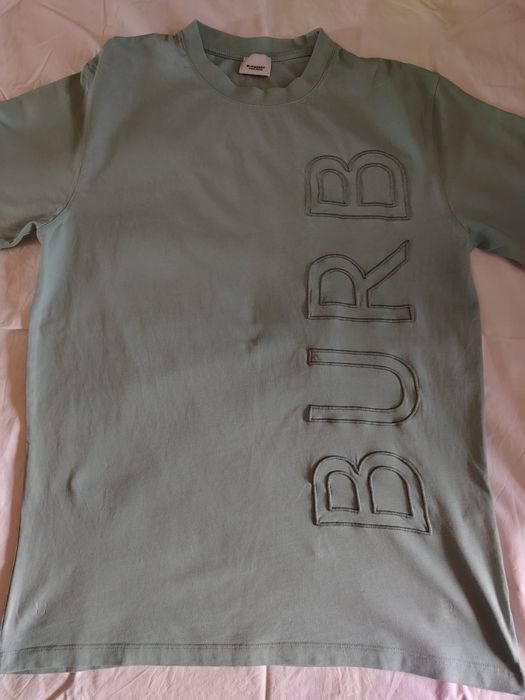 Tricou Burberry in stare impecabila.