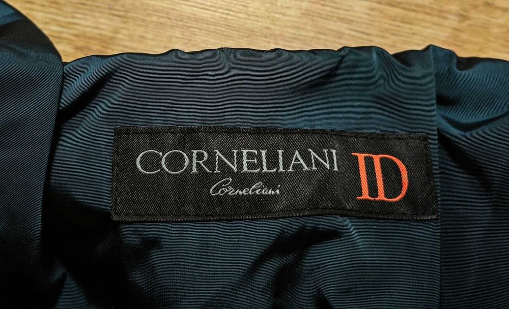 Corneliani Водоустойчиво яке с пух размер 52 / L
