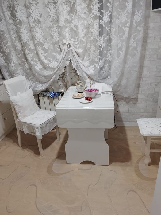 Продам кухонный стол