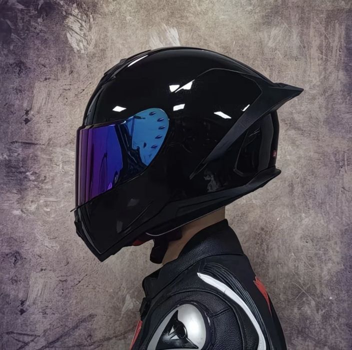 Шлем, мотошлем.