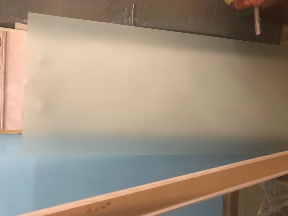 Продавам матирано стъкло