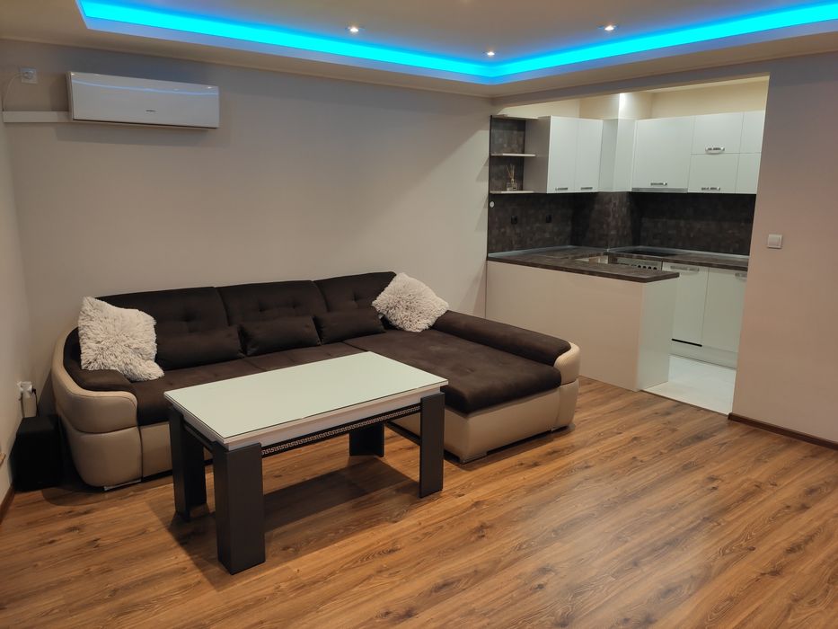 Дава се под наем Двустаен апартамент в Пловдив, Остромила - 78 кв.м за 459 € - Снимка #4