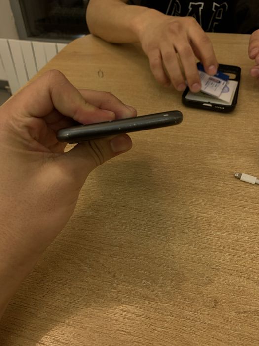 Продам iphone 11