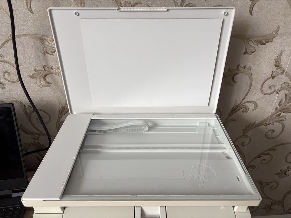 Принтер лазерный hp